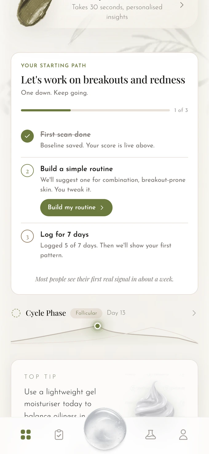The Glova app showing a personalised starting path, cycle phase and today's tip.
